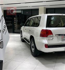 تۆیۆتا لاند کروزەر